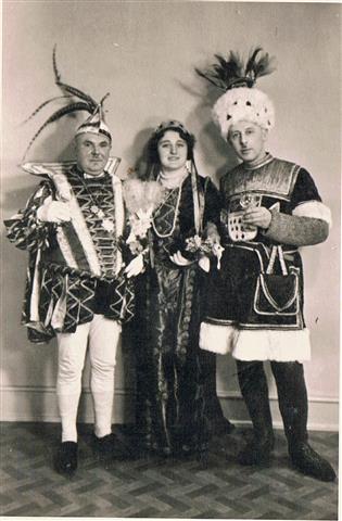 1. Fischenicher Dreigestirn 1936 (Foto von Anni Hinz)