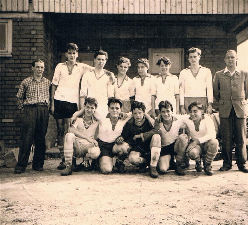 Mannschaft des VfR Fischenich (Foto von und mit Jakob Klug)