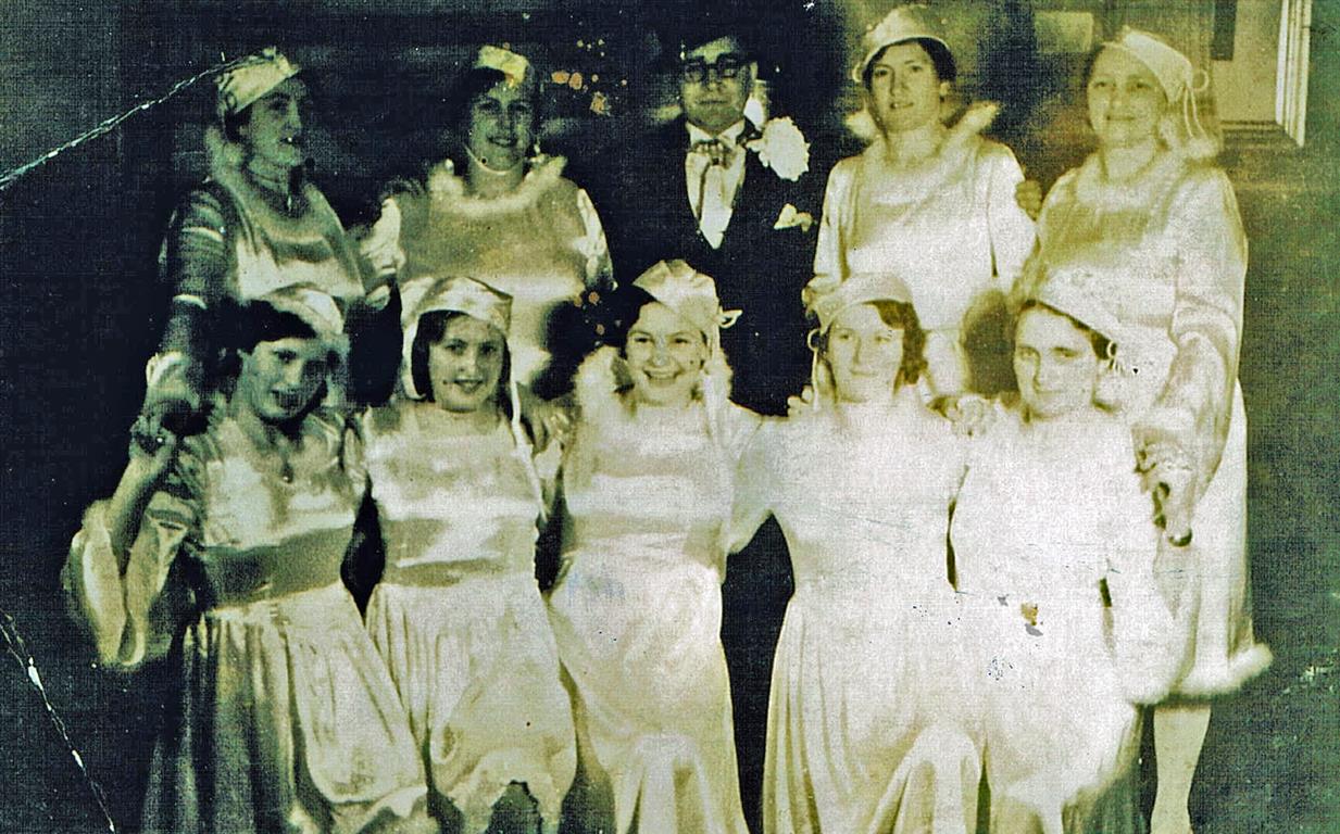 Theathergesellschaft Rheinperle in den 1930er Jahren (Foto von Anni Hinz)