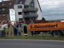 Aufbau von Begrüßungstafeln am 22.06.2013